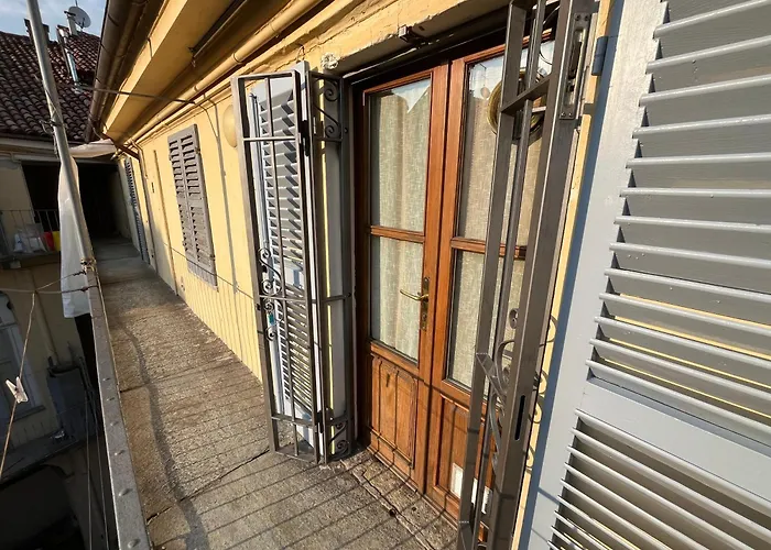 Appartamento Monolocale Ad In Corso Alfieri In Palazzo Storico Zona Pedonale Asti